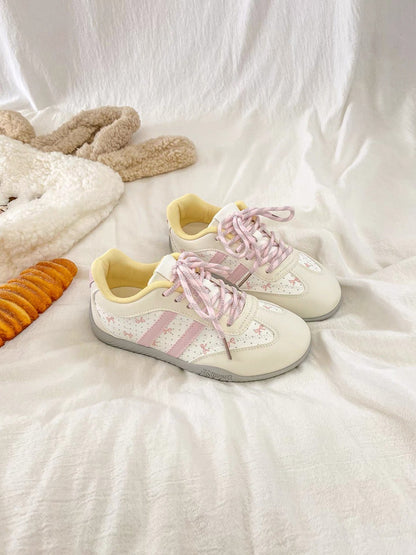 Ribbon Dot Lace-Up Sneakers