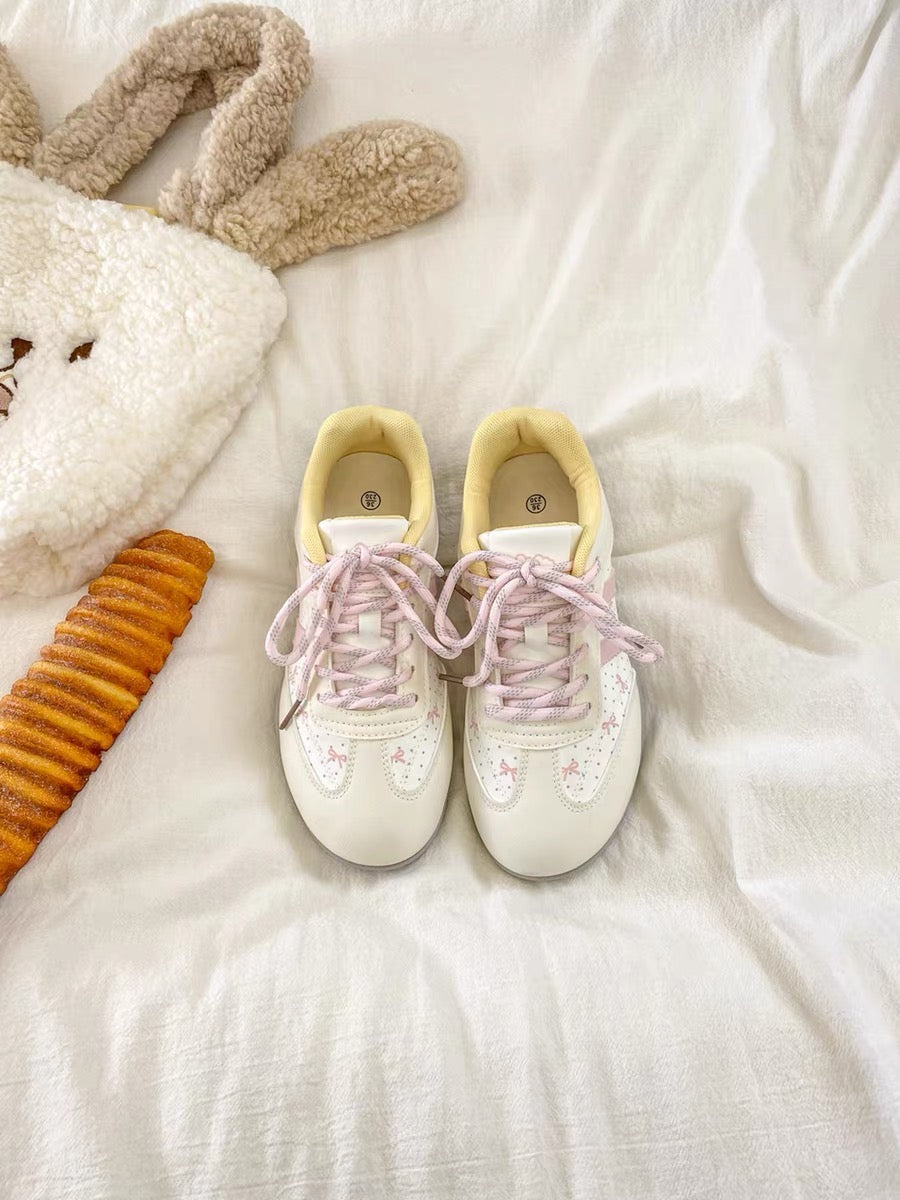 Ribbon Dot Lace-Up Sneakers