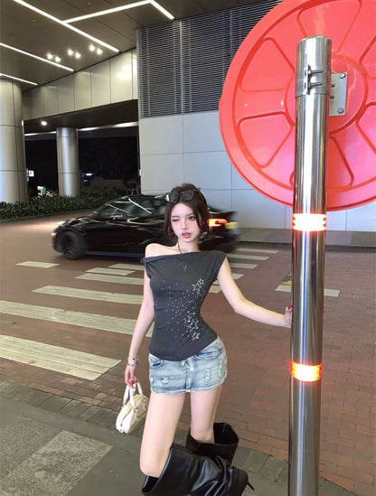 Asymmetrical Off-Shoulder Fitted Tシャツ
