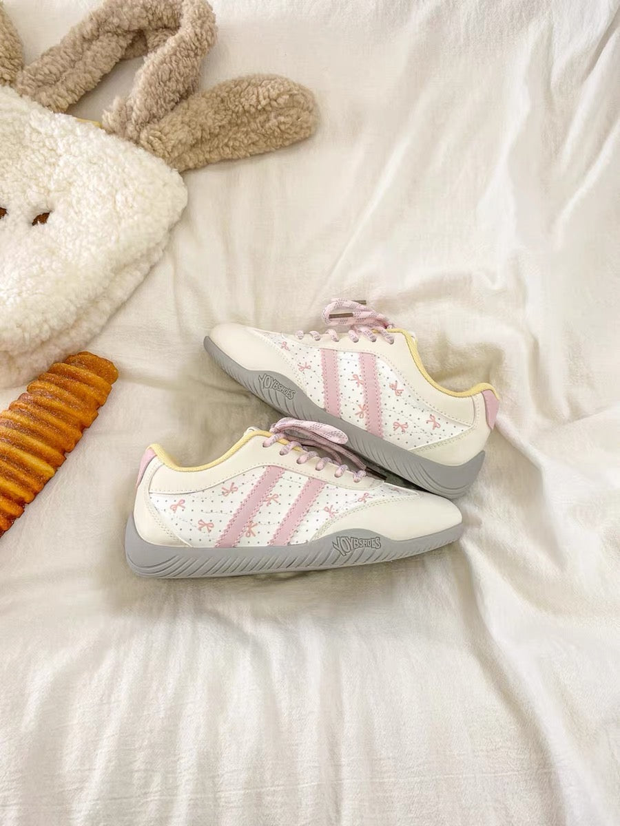 Ribbon Dot Lace-Up Sneakers