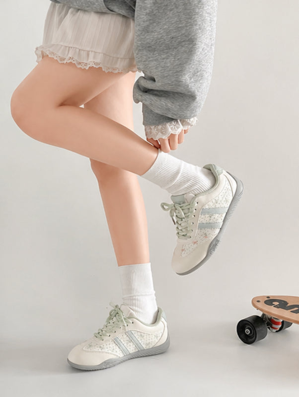 Ribbon Dot Lace-Up Sneakers